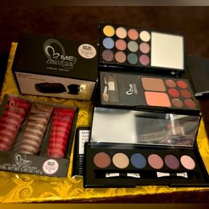 Makeup all in one eyeshadow lip gloss